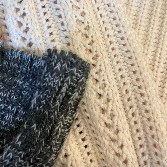 American Eagle Sweater - Picture 2 of 3